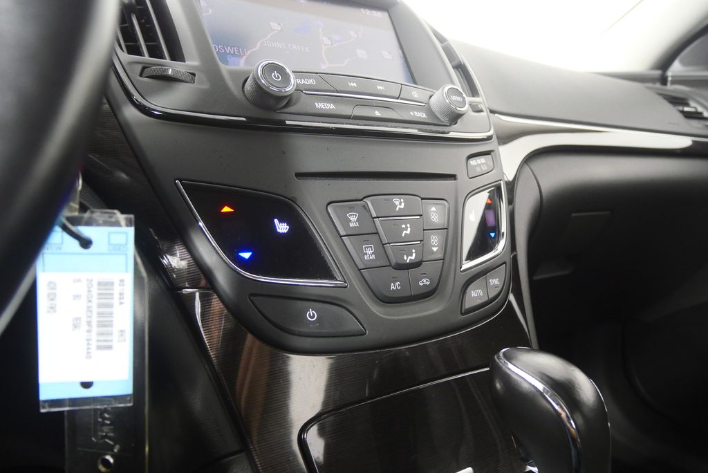 Thumbnail: 2015 Buick Regal - 24