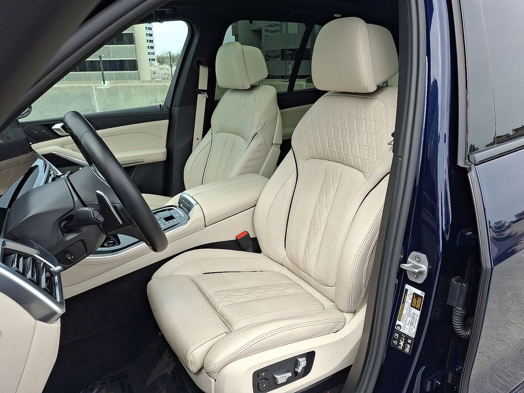 Thumbnail: 2025 BMW X5 - 15