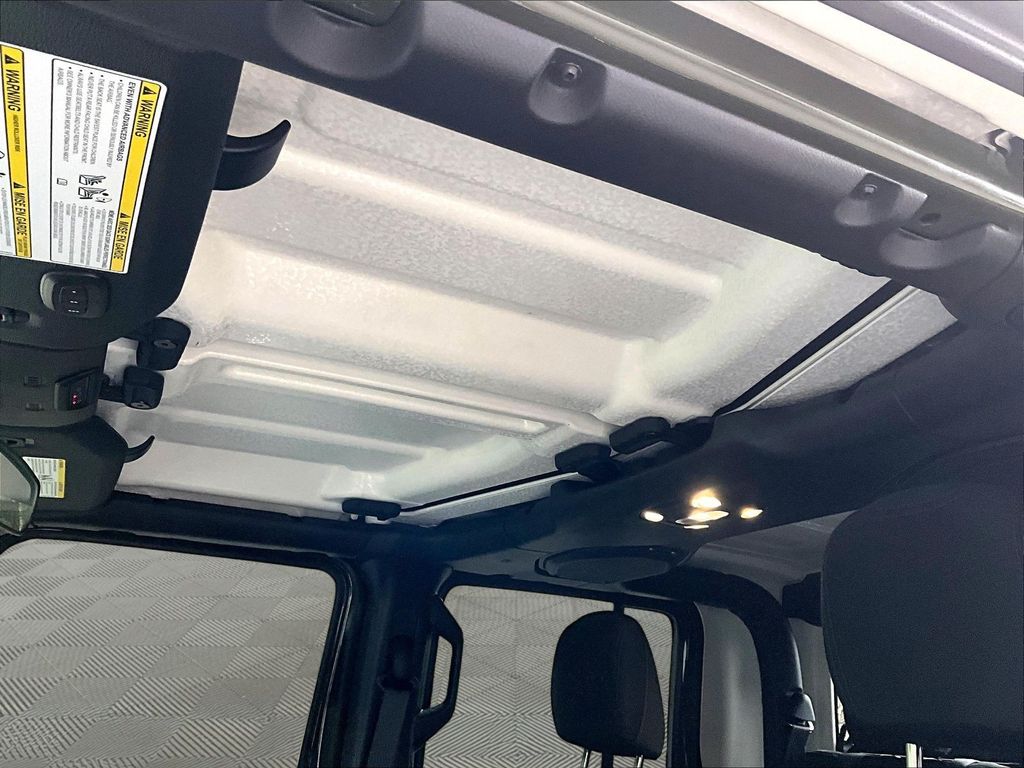 2022 Jeep Gladiator — photo 22