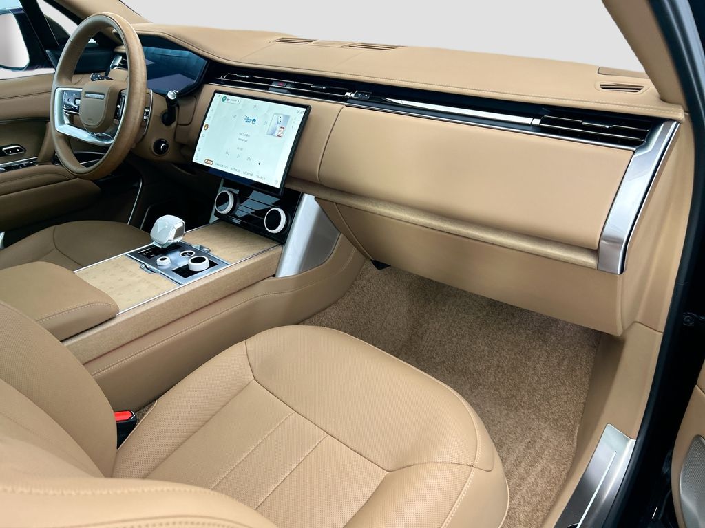 Thumbnail: 2023 Land Rover Range Rover - 16
