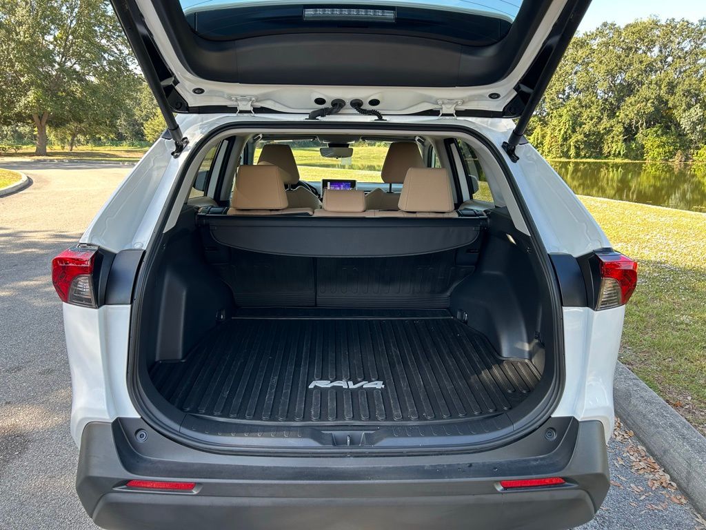 Thumbnail: 2025 Toyota RAV4 - 10