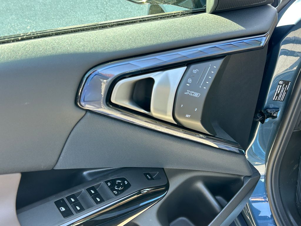 Thumbnail: 2026 BMW X3 - 12