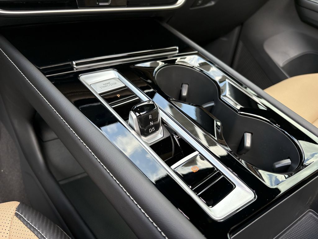 New 2026 White Volkswagen 2.0T SE w/Technology image 21