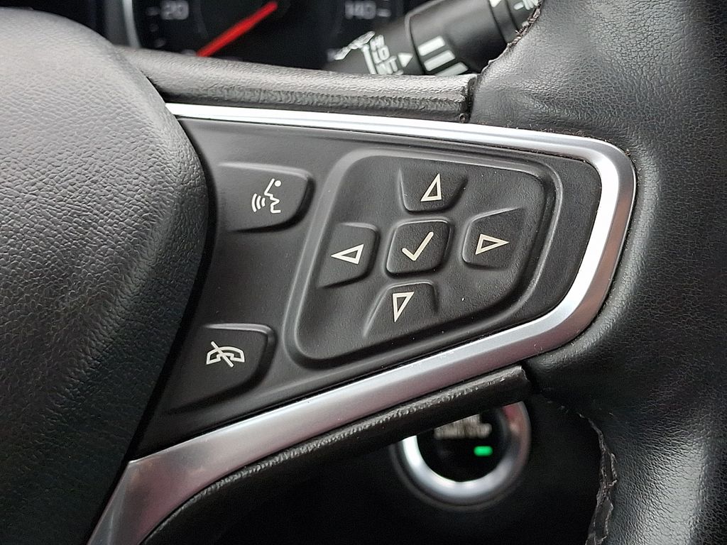 used 2023 Chevrolet Equinox car, priced at $26,213