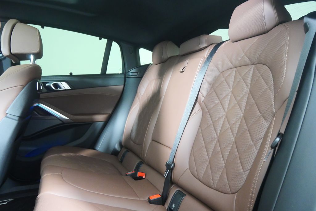 Thumbnail: 2027 BMW X6 - 15
