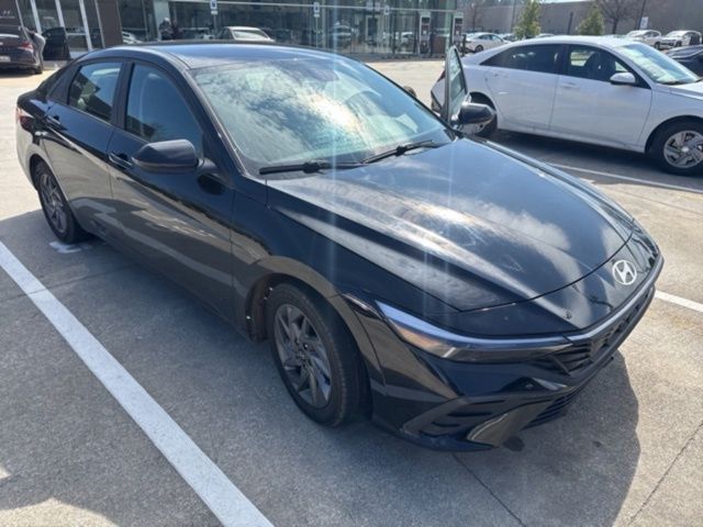 2024 Hyundai Elantra SEL FWD