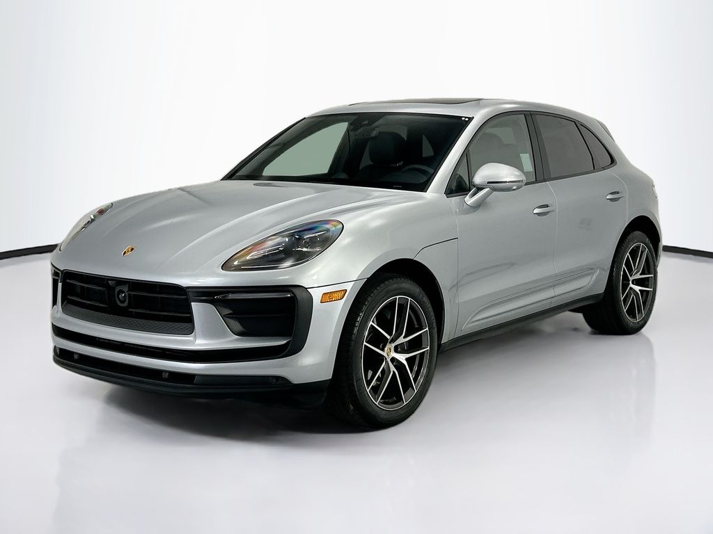 Thumbnail: 2025 Porsche Macan - 1