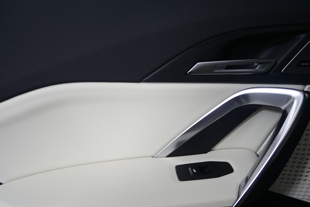 Thumbnail: 2026 BMW X1 - 13