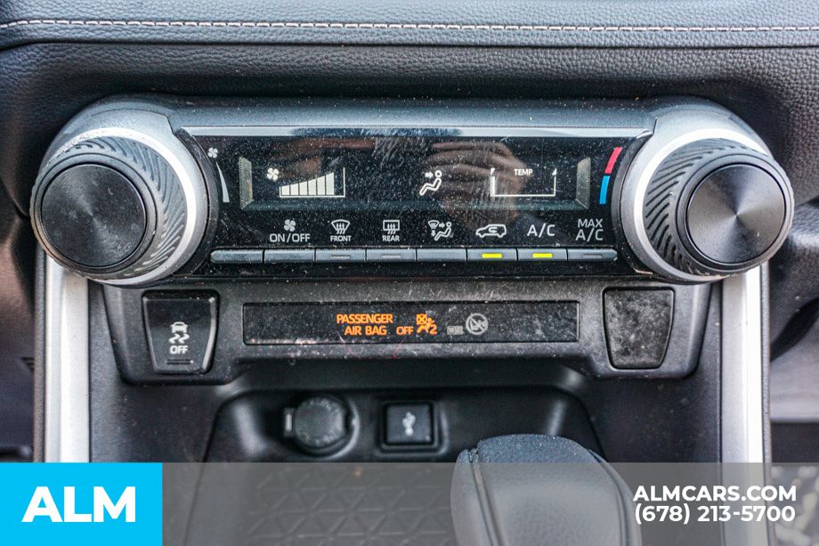 2021 Toyota RAV4 LE - Photo 42