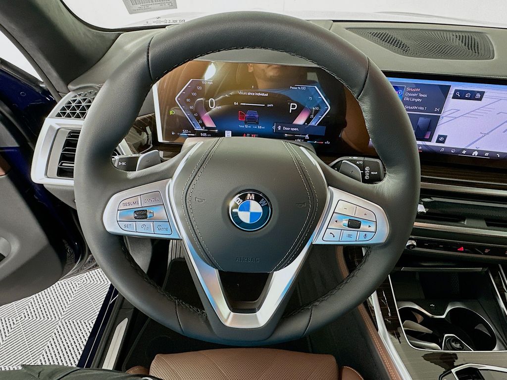 Thumbnail: 2026 BMW X7 - 10