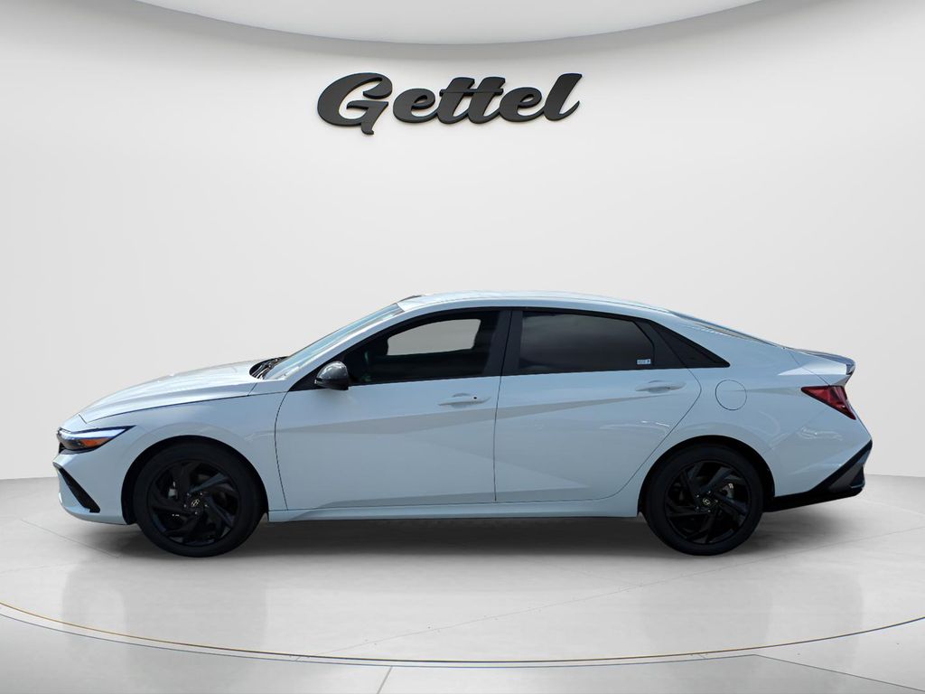 Used 2026 White Hyundai SEL Sport image 8