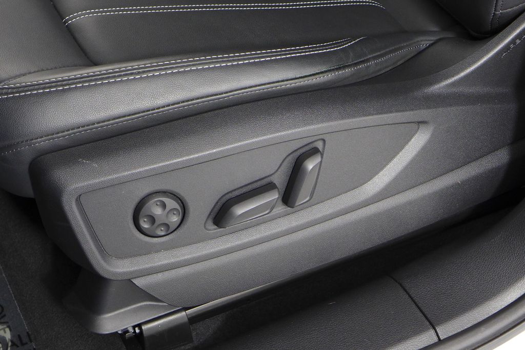 Thumbnail: 2023 Audi Q5 - 23