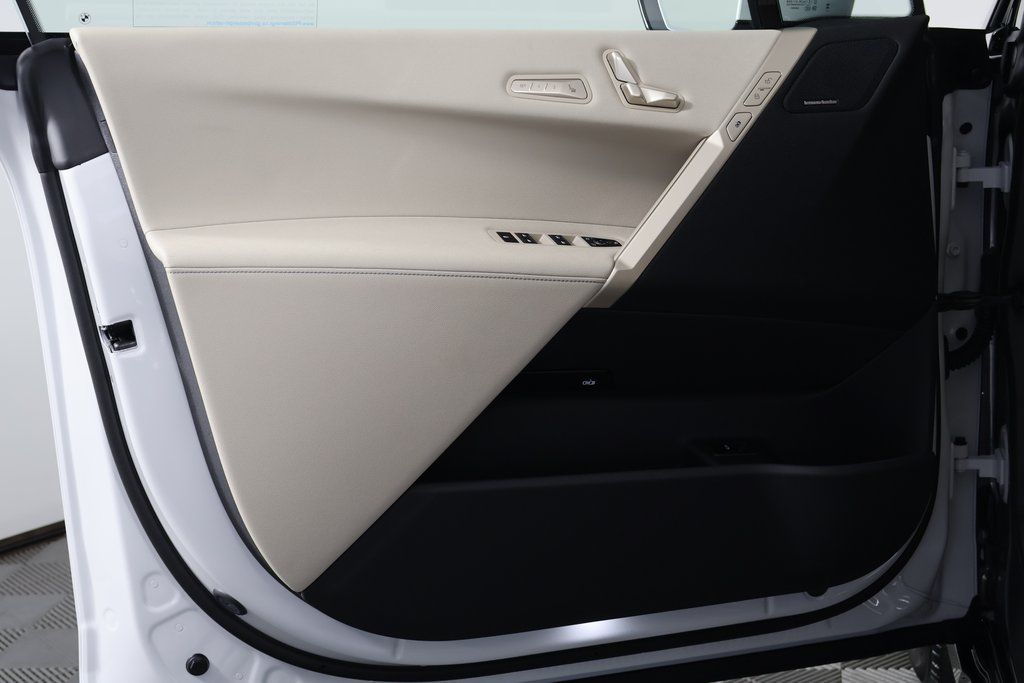 Thumbnail: 2026 BMW iX - 7