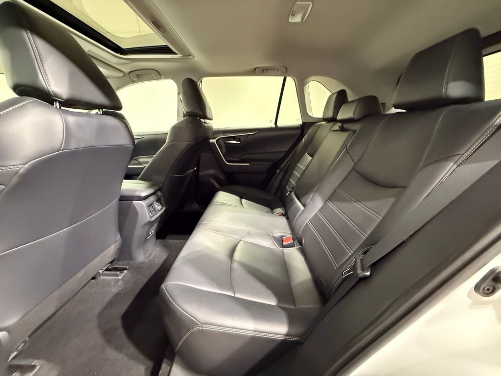 Thumbnail: 2019 Toyota RAV4 - 20