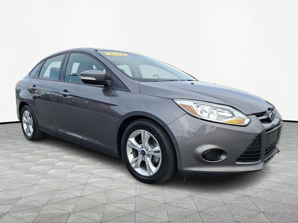 Sterling Gray Metallic 2013 Ford Focus SE Sedan Front-Wheel Drive 6-Speed Automatic