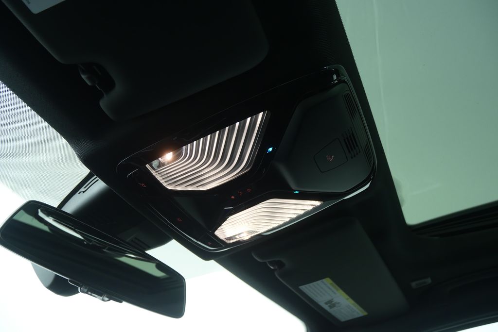 Thumbnail: 2023 BMW 3 Series - 24