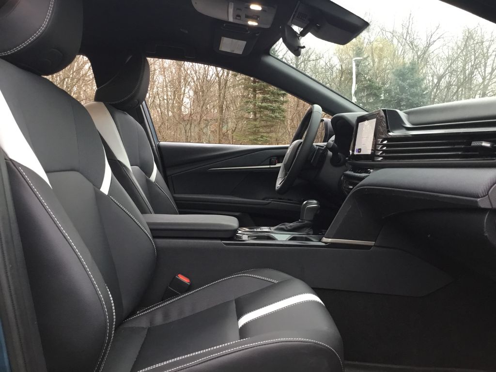 Thumbnail: 2025 Toyota Camry - 9