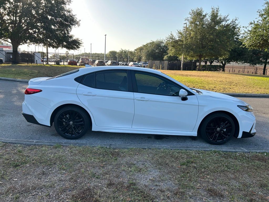 2025 Toyota Camry SE 6