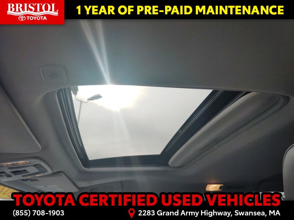 Used 2025 Toyota Sienna Van