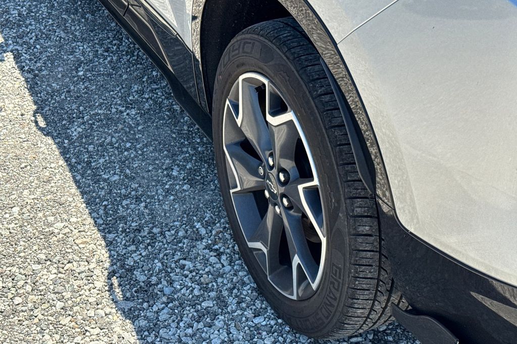 Used 2021 Silver Ice Metallic Chevrolet RS image 4