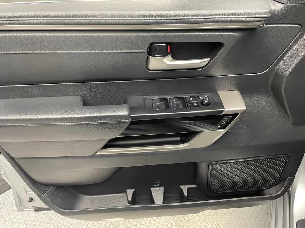 Thumbnail: 2022 Toyota Tundra - 9