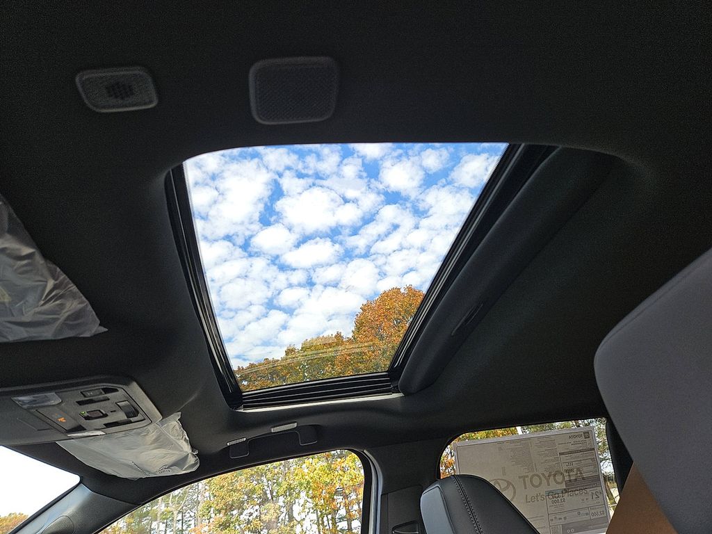 Thumbnail: 2025 Toyota Tacoma - 11