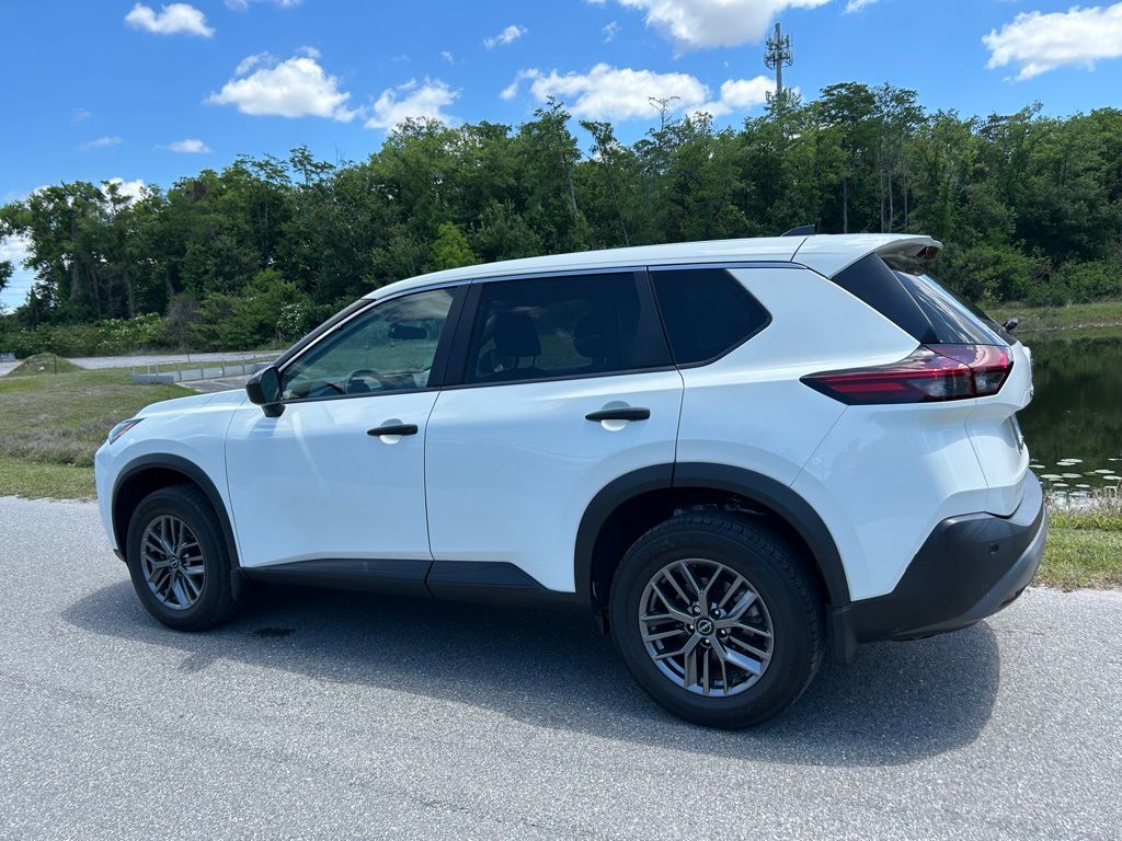 Thumbnail: 2022 Nissan Rogue - 3