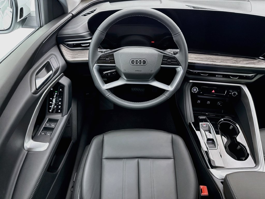 Thumbnail: 2026 Audi Q5 - 10