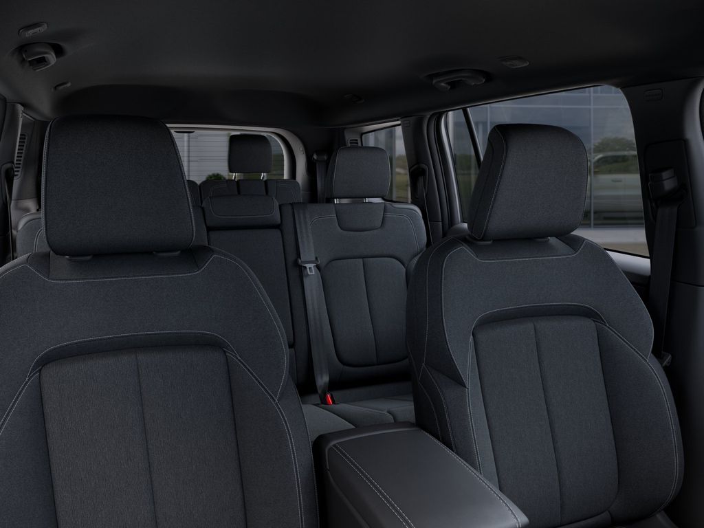 New 2026 Diamond Black Crystal Pearlcoat Jeep Laredo image 26