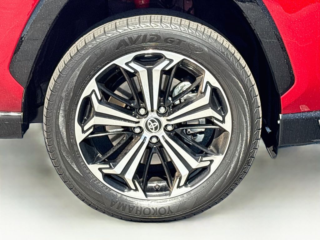 Thumbnail: 2025 Toyota RAV4 - 32