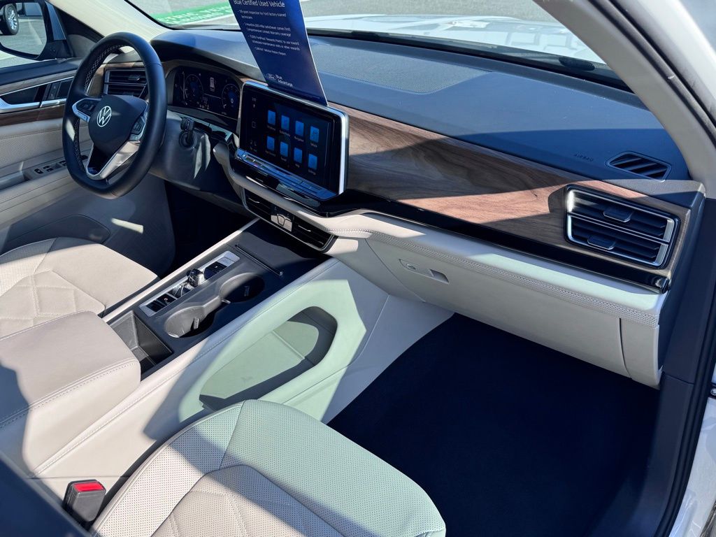 2024 Volkswagen Atlas 2.0T SE