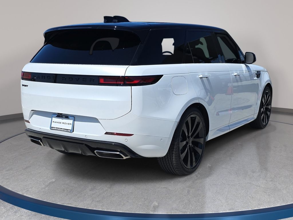 New 2026 White Land Rover Dynamic SE image 5