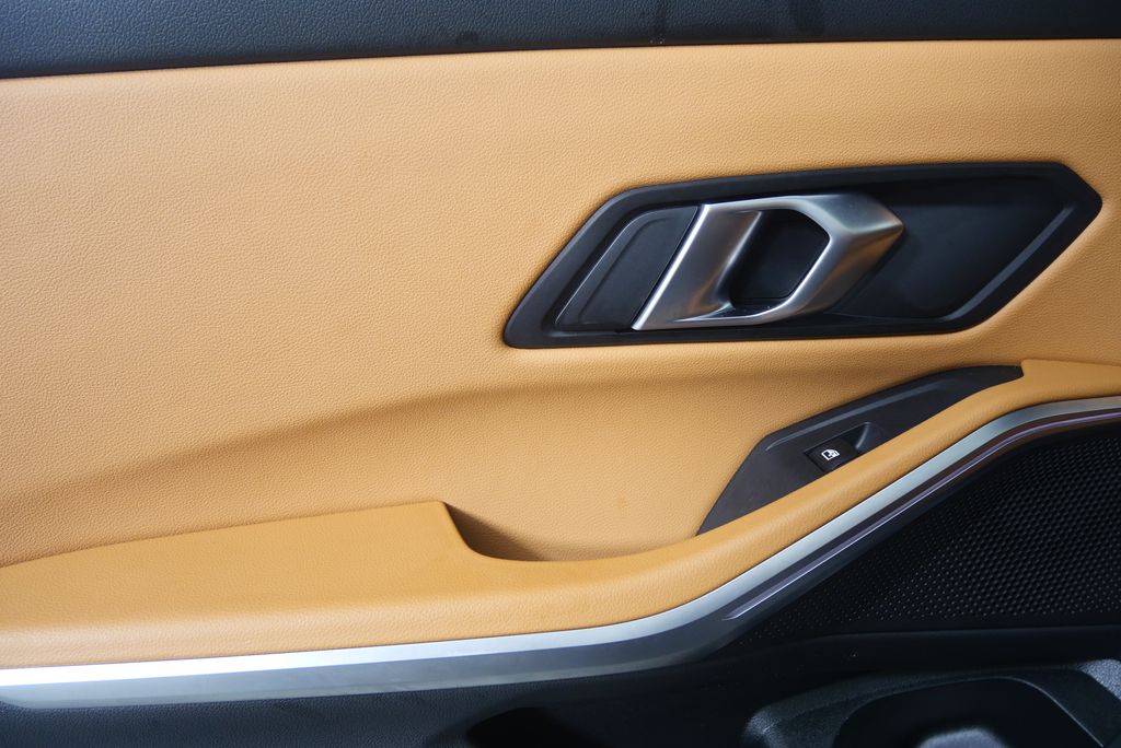 Thumbnail: 2025 BMW 3 Series - 13