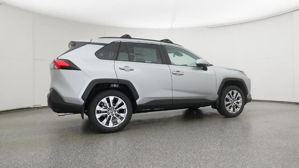 Thumbnail: 2025 Toyota RAV4 - 28