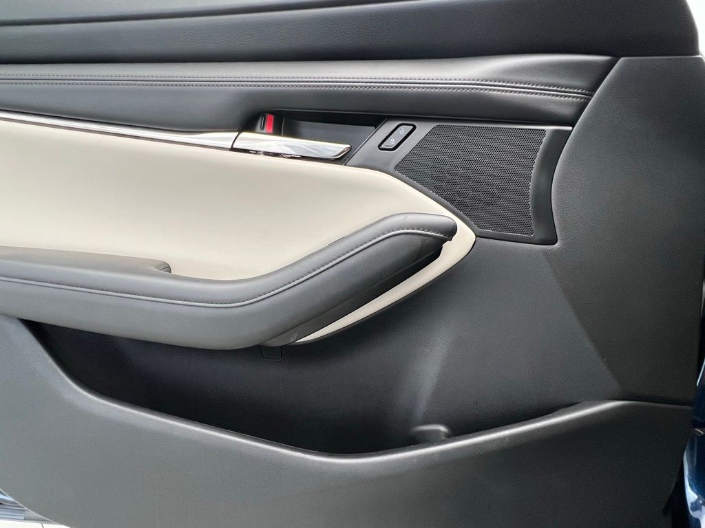 Thumbnail: 2021 Mazda Mazda3 - 20