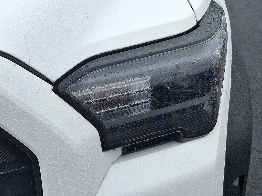 Thumbnail: 2025 Toyota 4Runner - 8