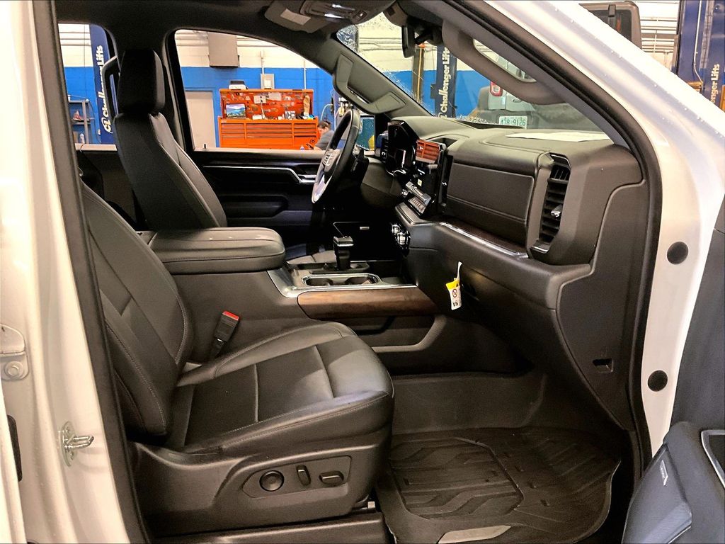 2023 GMC Sierra 1500 — photo 14