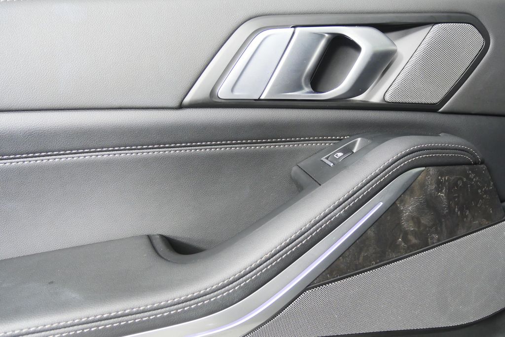 Thumbnail: 2025 BMW X5 - 13