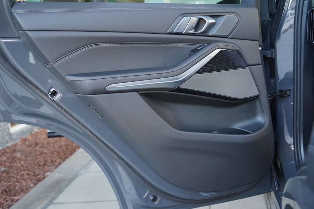 Thumbnail: 2026 BMW X5 - 22