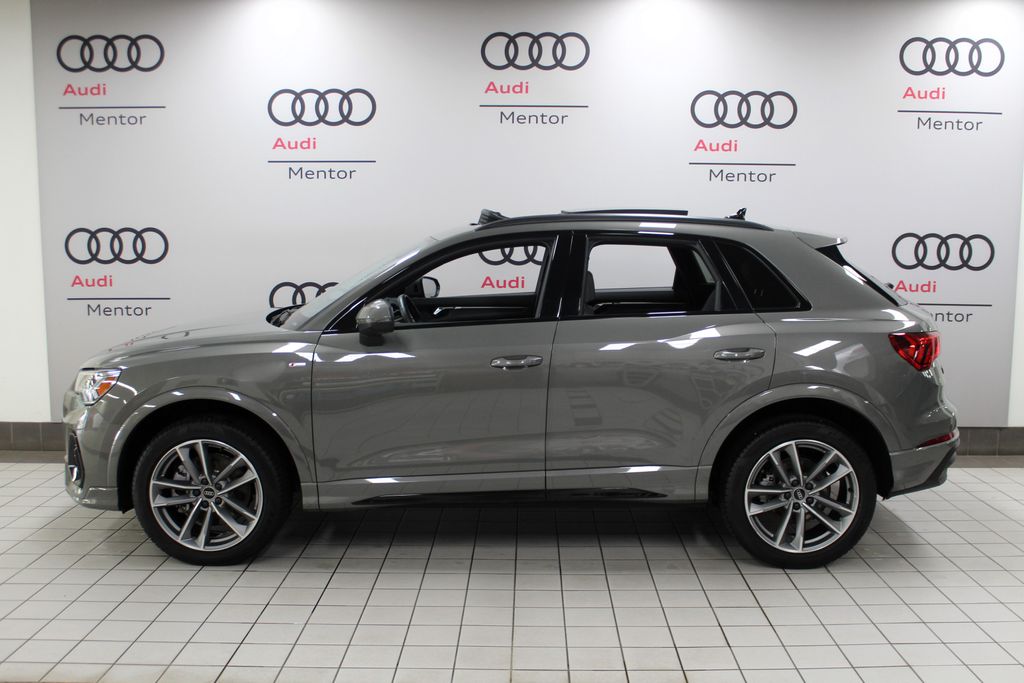 Thumbnail: 2024 Audi Q3 - 3