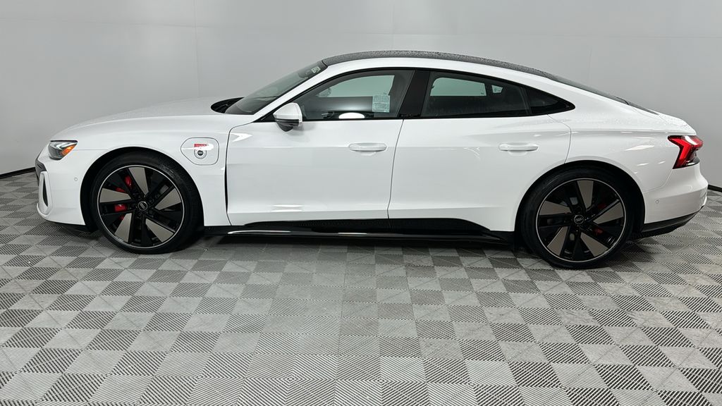 2025 Audi e-tron GT Premium Plus 2