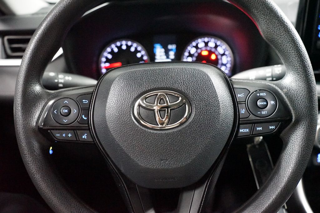 Thumbnail: 2021 Toyota RAV4 - 12