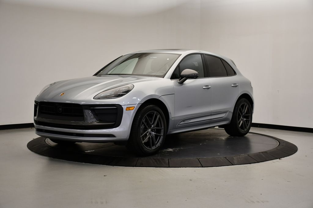Thumbnail: 2026 Porsche Macan - 1
