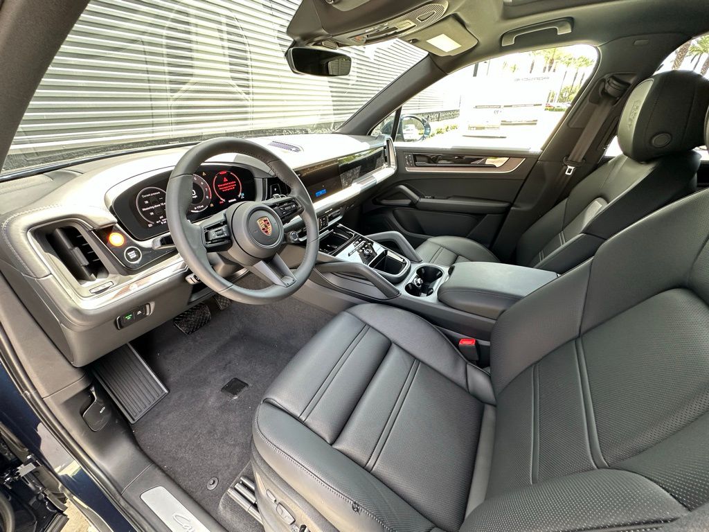 Thumbnail: 2025 Porsche Cayenne - 4