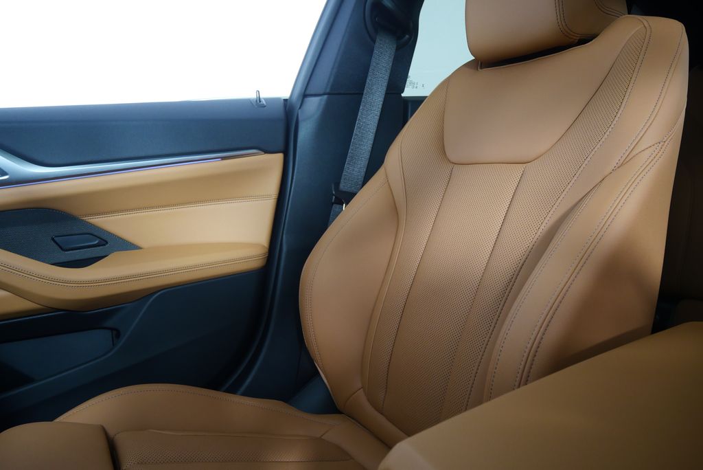 Thumbnail: 2025 BMW i4 - 29