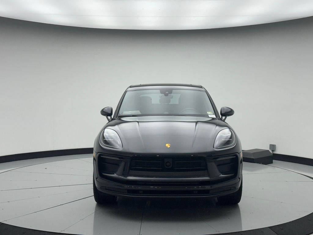 2025 Porsche Macan  2