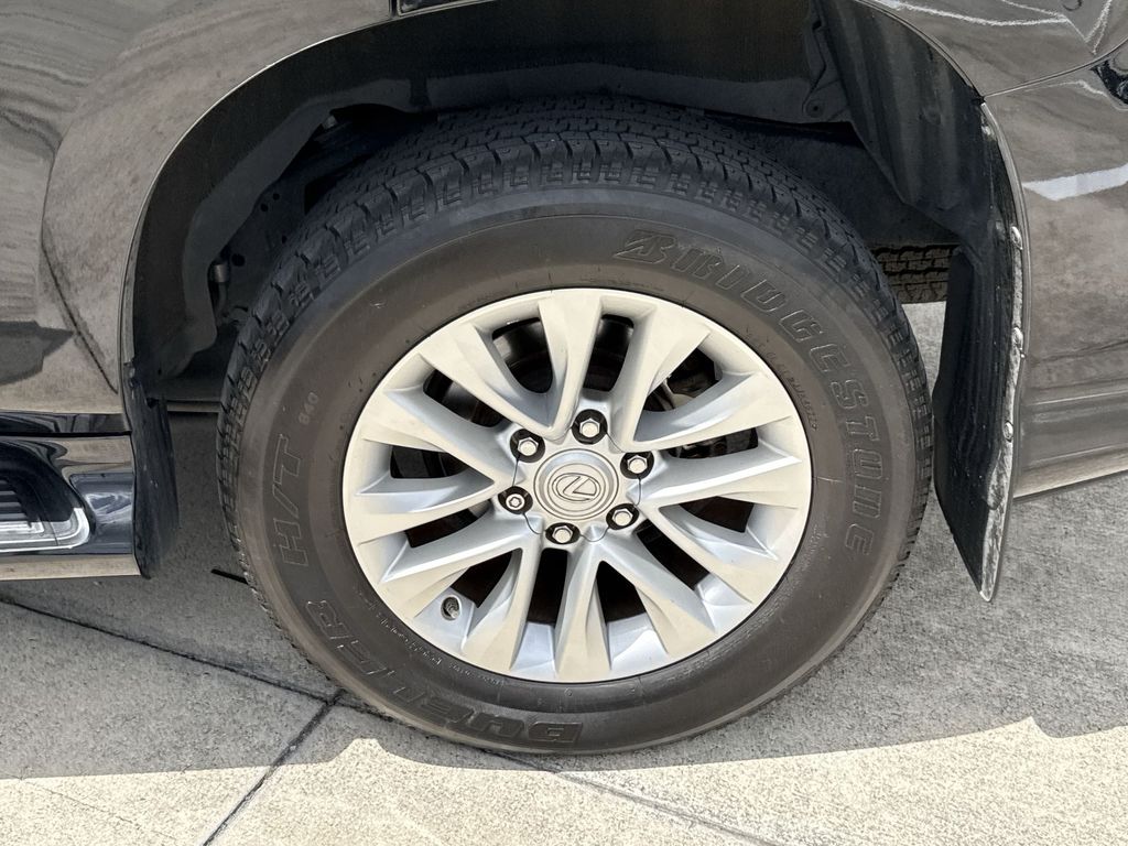 Thumbnail: 2021 Lexus GX - 31