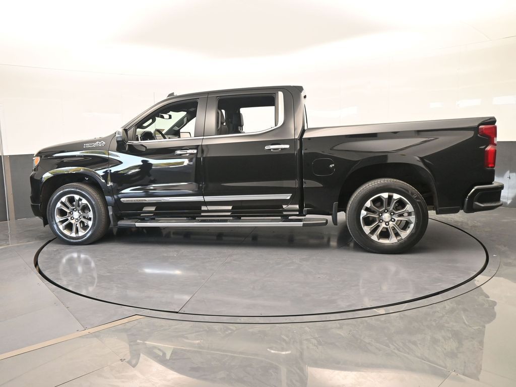 Used 2022 Black Chevrolet High Country image 3