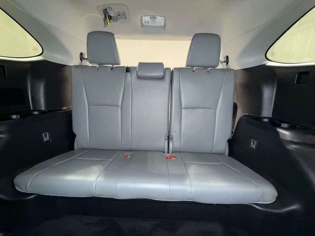 Thumbnail: 2022 Toyota Highlander - 23