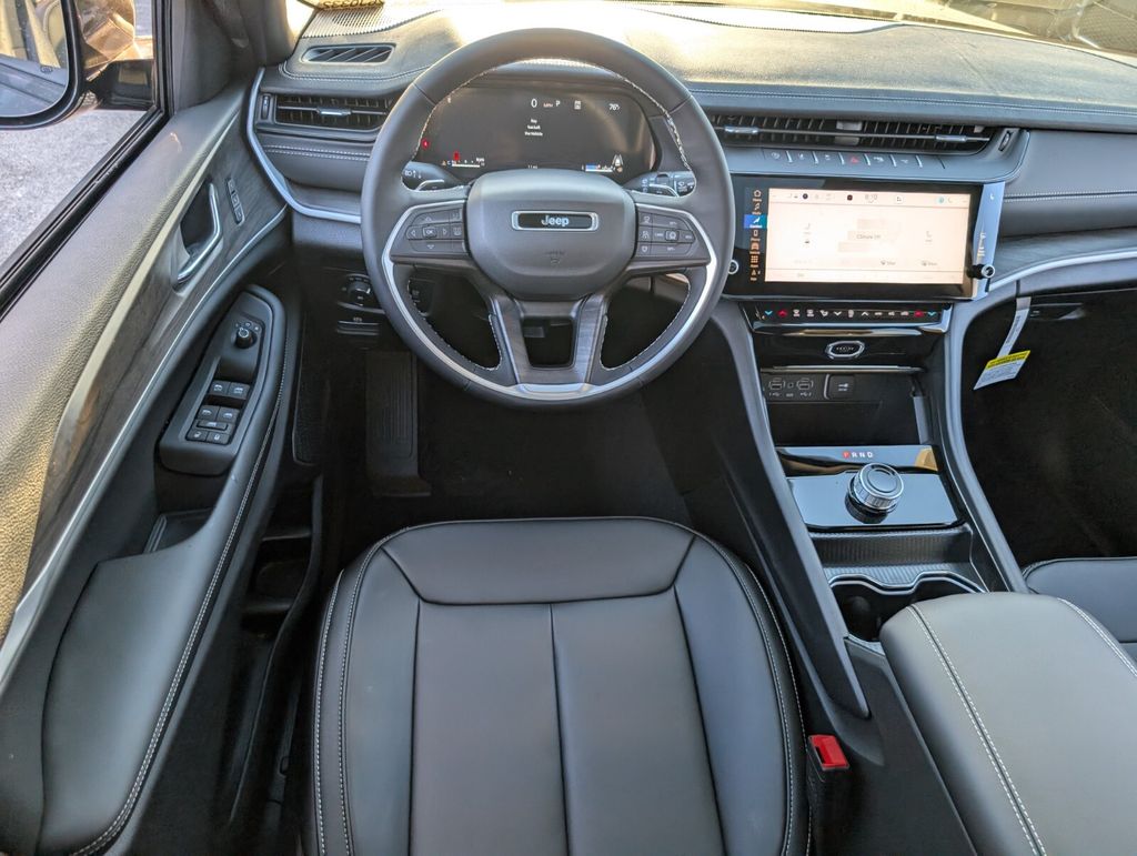 new 2026 Jeep Grand Cherokee car, priced at $46,725